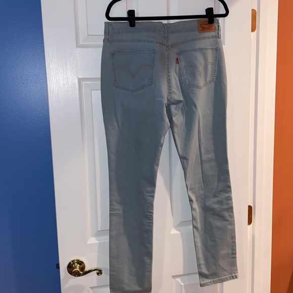 NWT Baby Blue Ripped Levi’s Jeans - Picture 4 of 5